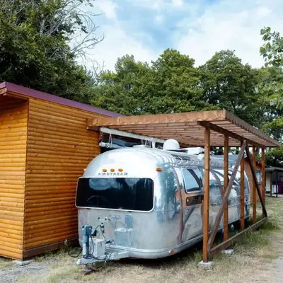 Luxury Vintage Airstream RV/Caravan Retro Charm Meets Comfort