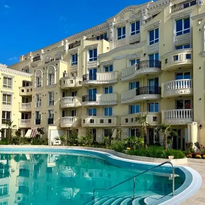 Sunny apartment in Bellicity complex