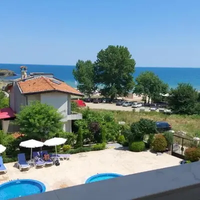 SEA WOLF Apartman Луксозен апартамент с панорамна гледка към морето климатик с нова напълно оборудвана кухня отделна баня с тоалетна гледка към басейна на 30 м от плажа Паркинг към хотела Навсякъде близо