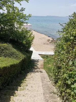 Gallery image of SWETI WLAS Premium Ferienwohnung Polarstar Beach Luxury Apartment 150 m zum Strand Pool 1 Balkon Meeresblick Google TV bis zu 4 Personen in Sveti Vlas