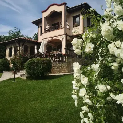 къща за гости villa Jurta