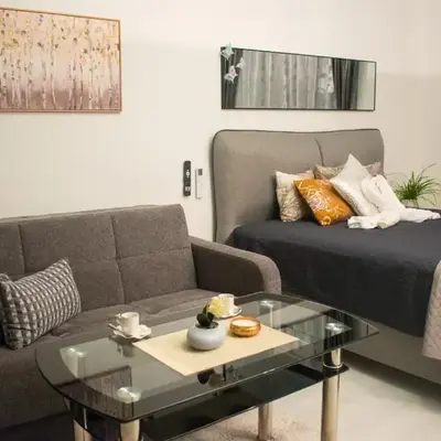 Nelly's Place 10