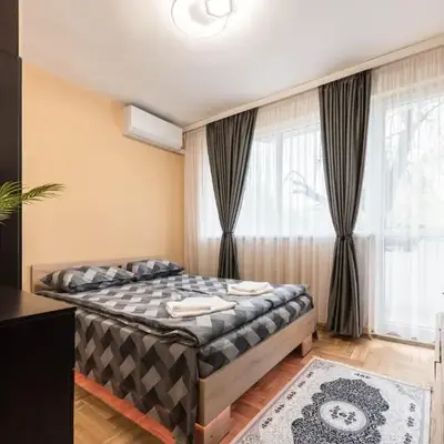 Downtown Аpartment with Free Parking