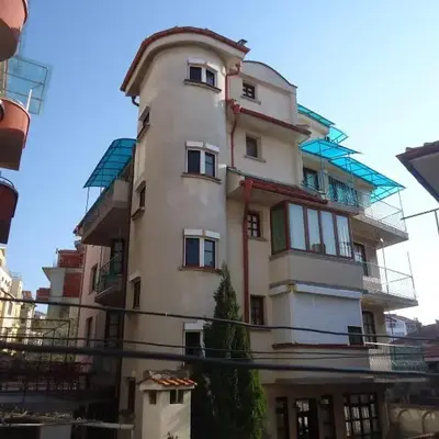 Тихия кът