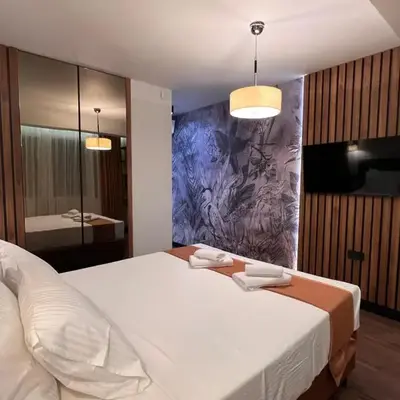 Maxim Apartment with Free Parking