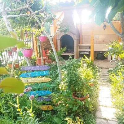 Family House Victoria' Garden