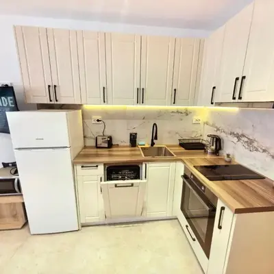 Sunny Dream Family Apartment