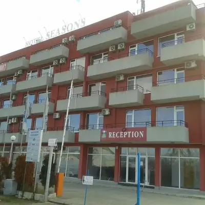 Hotel Seasons 2