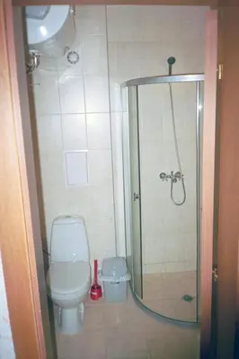 a bathroom with a shower and a toilet at Apartment Rutland Beach in Ravda
