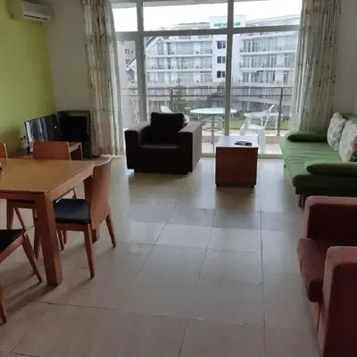 Debbies 2 bed apart with pool and garden views