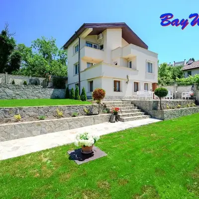 Villa Baywatch