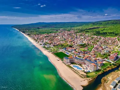 an aerial view of a resort on the beach at Апартамент Ели in Obzor