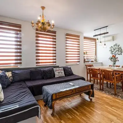 Roman Thermae 2bdrm Sunny Apartment