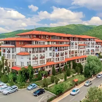 Two room apartment in Etara 3